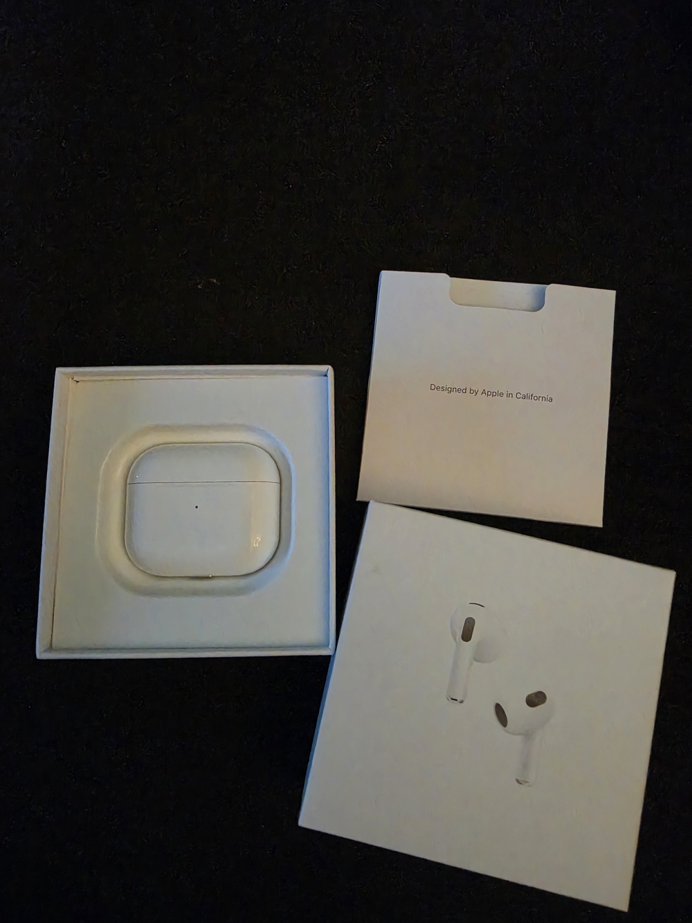 Apple White AirPods 3rd (Gen) with MagSafe Charging Case Like New